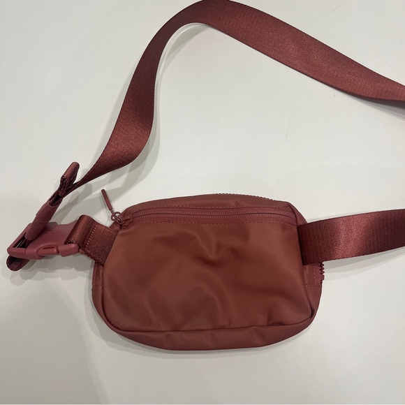Lululemon Athletica Dusty Rose Belt Bag - Picture 2 of 3